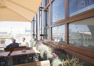 Terras IJ-kantine, zijkant