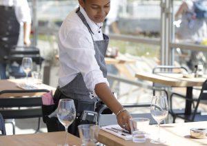 Terras, medewerker IJ-kantine