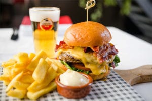 burger-lunch-restaurant-cafe-de-ij-kantine-amsterdam-noord